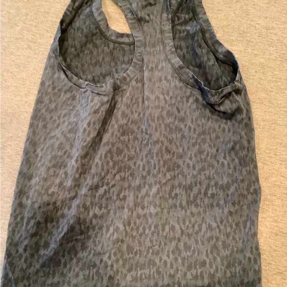 Athleta Razorback Tee Shirt - Size M - Picture 4 of 4